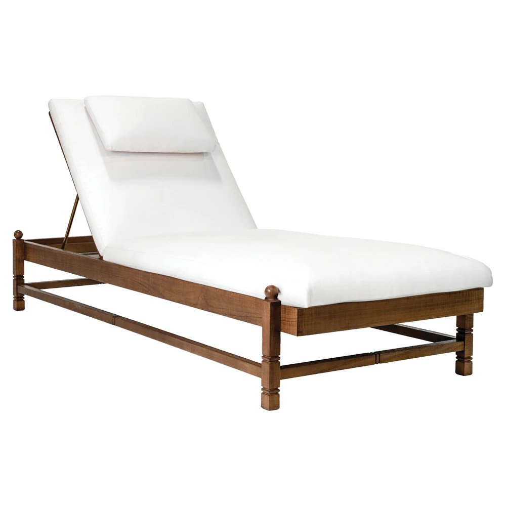 outdoor chaise lounge